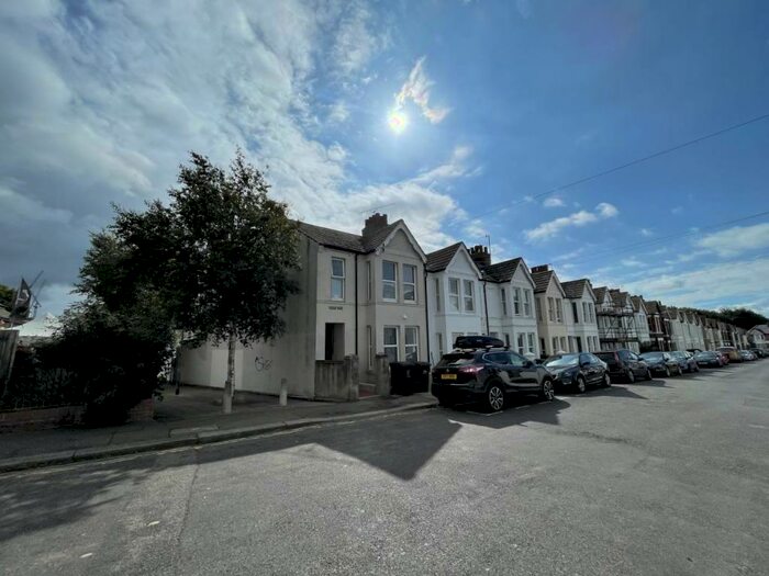 Studio To Rent In Ruskin Road, Hove, BN3