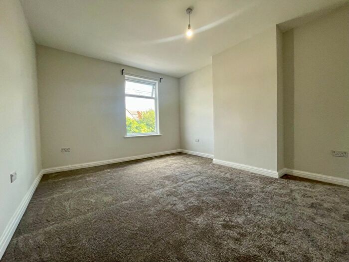 1 Bedroom Terraced House To Rent In Batley Road, Wakefield, WF2