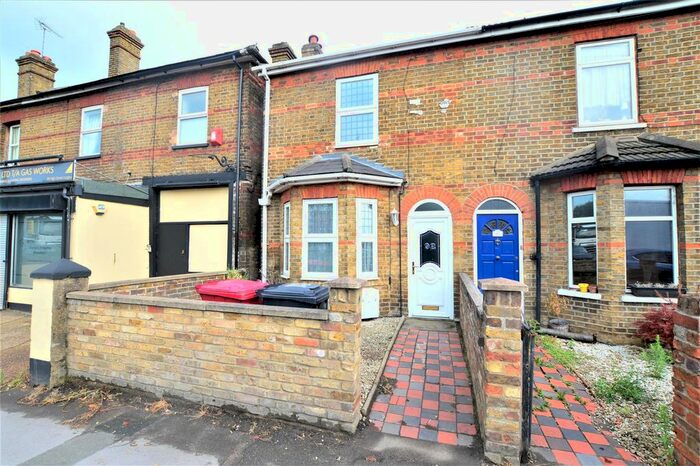 3 Bedroom Terraced House To Rent In High Street, Langley, Slough, SL3