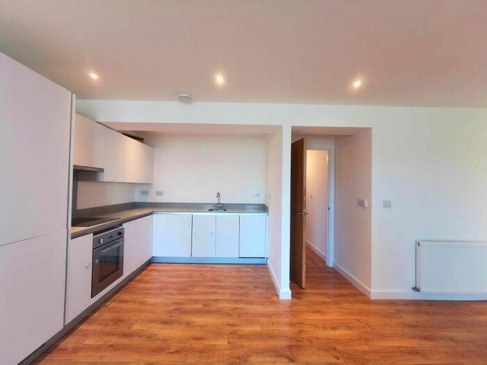 2 Bedroom Flat To Rent In Green Ends, Woolwich, London, SE18