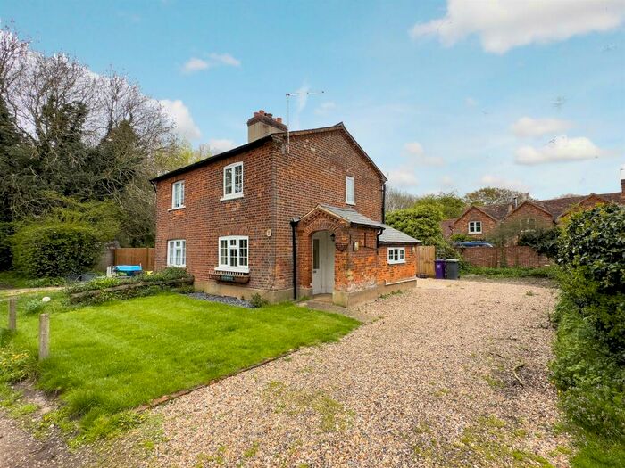 3 Bedroom Cottage For Sale In Lawrence End Road, Wandon Green, Luton, LU2