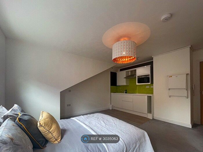 Studio To Rent In Victoria Road South, Southsea, PO5