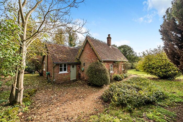 2 Bedroom Detached Bungalow To Rent In Elstead Road, Seale, GU10