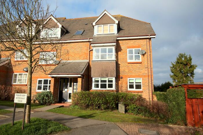 1 Bedroom Flat To Rent In Capstans Wharf, St. Johns, Woking, GU21