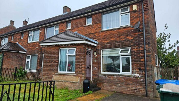 4 Bedroom Semi Detached House For Sale In Broadstone Way, Bradford, BD4