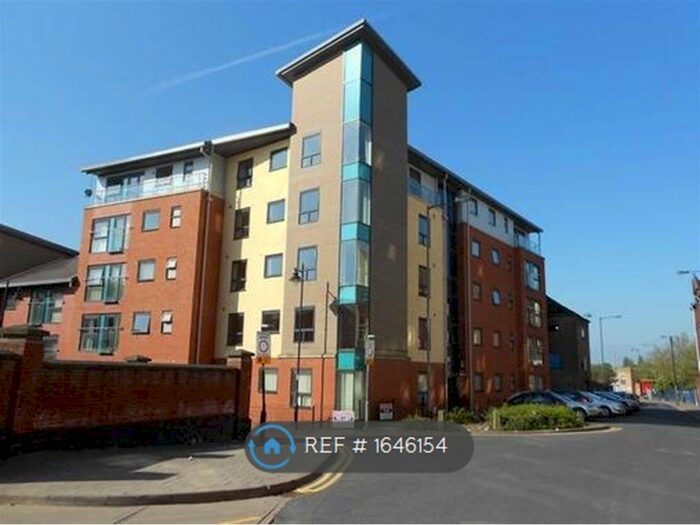 2 Bedroom Flat To Rent In Station View, Walsall, WS2