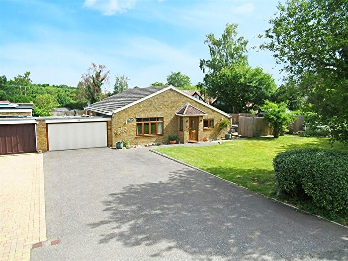 3 Bedroom Bungalow For Sale In Brickendon Green, Brickendon, SG13