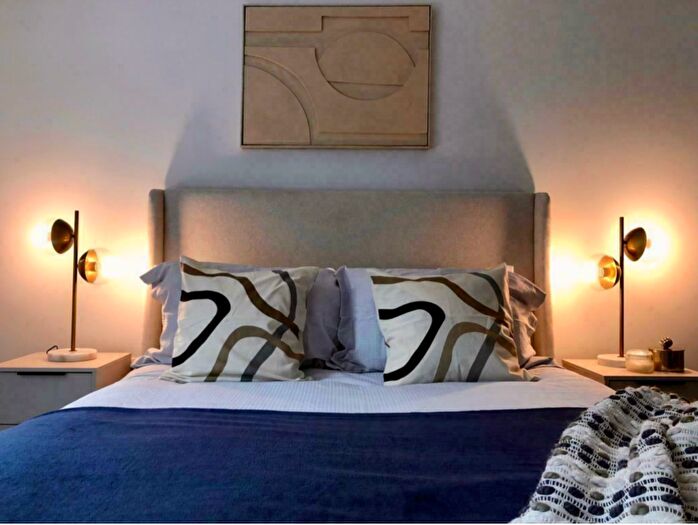 2 Bedroom Apartment To Rent In Derby Square, Liverpool, Merseyside, L2