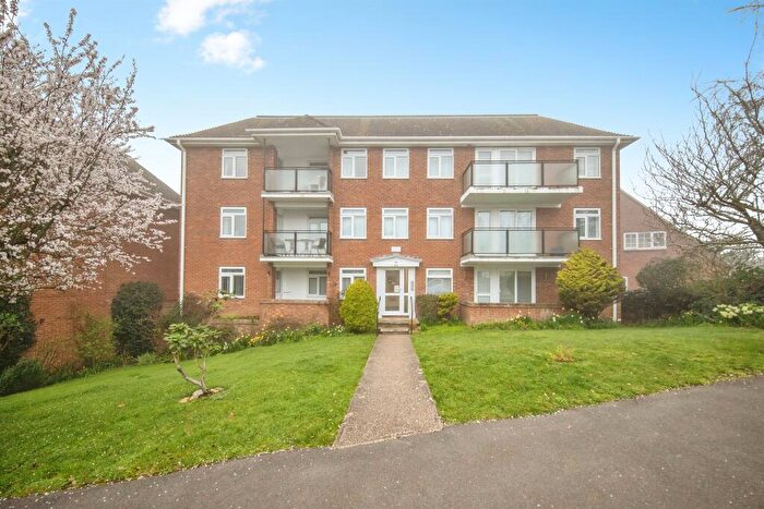2 Bedroom Flat For Sale In Holland Road, Frinton-On-Sea, CO13