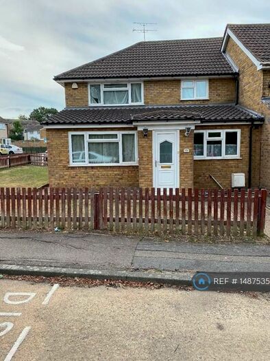 3 Bedroom End Of Terrace House To Rent In Pinmill, Basildon, SS14