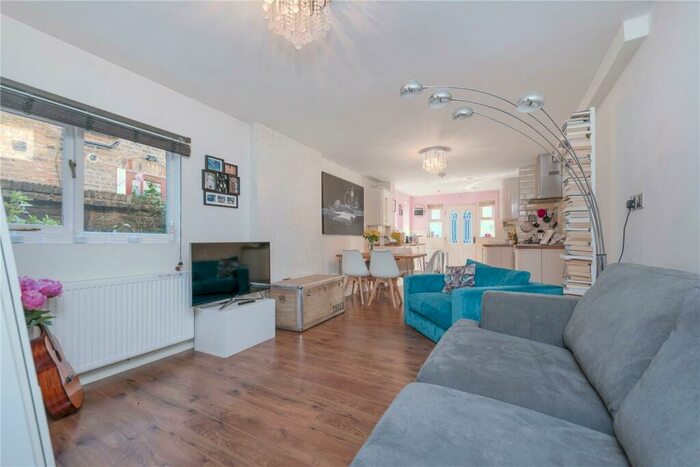 2 Bedroom Apartment To Rent In Burns Road, Harlesden, London, NW10