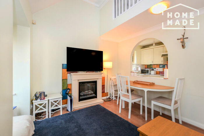 2 Bedroom Maisonette To Rent In Dorset Mews, Finchley, N3