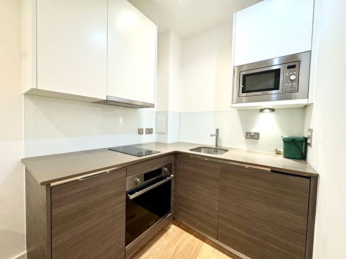 1 Bedroom Flat To Rent In Staines Road, Hounslow, TW3