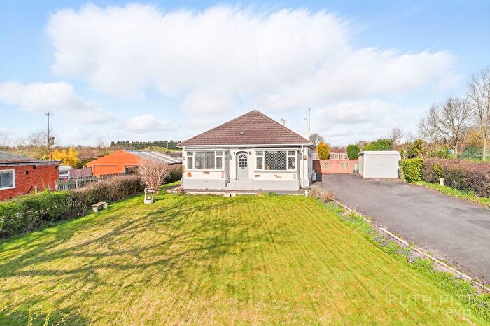 3 Bedroom Bungalow For Sale In Farm Lane, Fitzwilliam, WF9