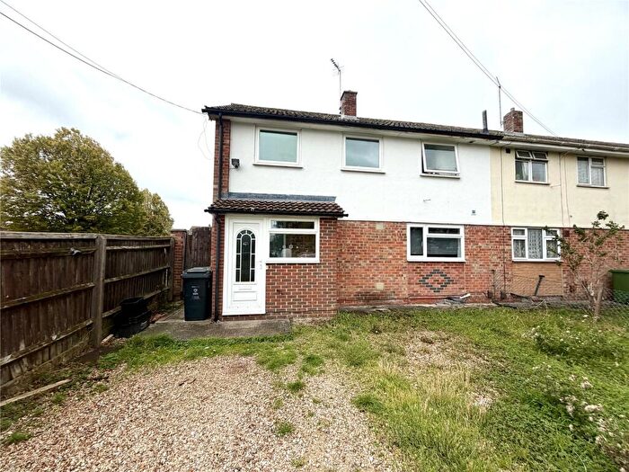 3 Bedroom End Of Terrace House To Rent In Welcombe Avenue, Swindon, Wiltshire, SN3