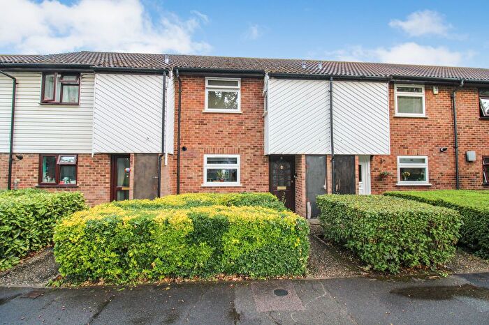 3 Bedroom Terraced House For Sale In Cypress Grove, Aldershot, GU12