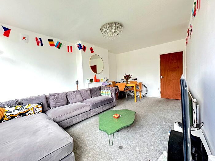 3 Bedroom Maisonette To Rent In Old Market Square, London, E2