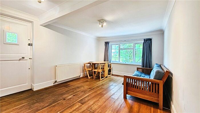 2 Bedroom Flat To Rent In Manor Place, Staines-Upon-Thames, Surrey, TW18