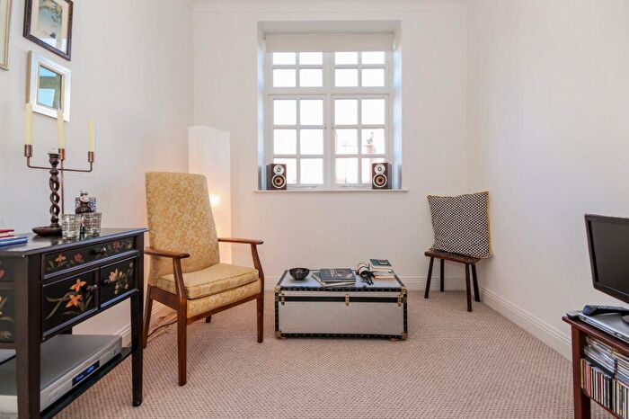 2 Bedroom Apartment To Rent In Temple Cowley, Oxford, OX4