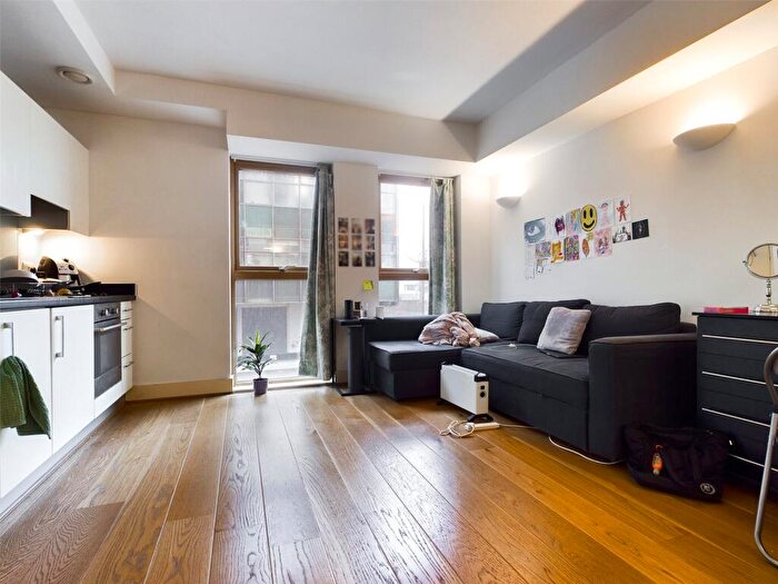 Apartment To Rent In Pullman Haul, New England Road, BN1