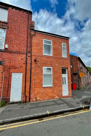 2 Bedroom End Of Terrace House To Rent In Forshaw Street, Warrington, WA2
