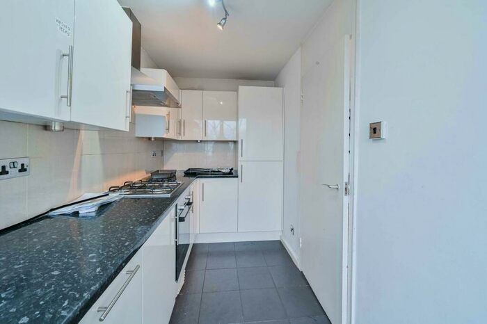2 Bedroom Flat To Rent In Park Village East, Regent's Park, London, NW1