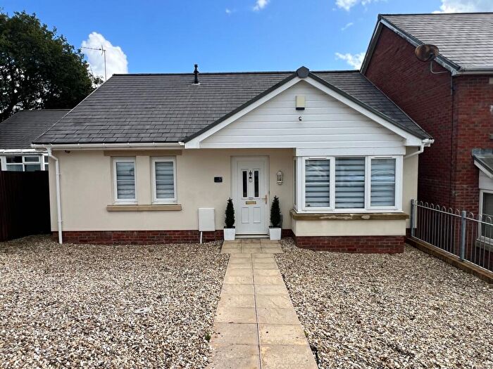3 Bedroom Detached Bungalow For Sale In Clos Ael-y-bryn, Penygroes, Llanelli, Carmarthenshire., SA14