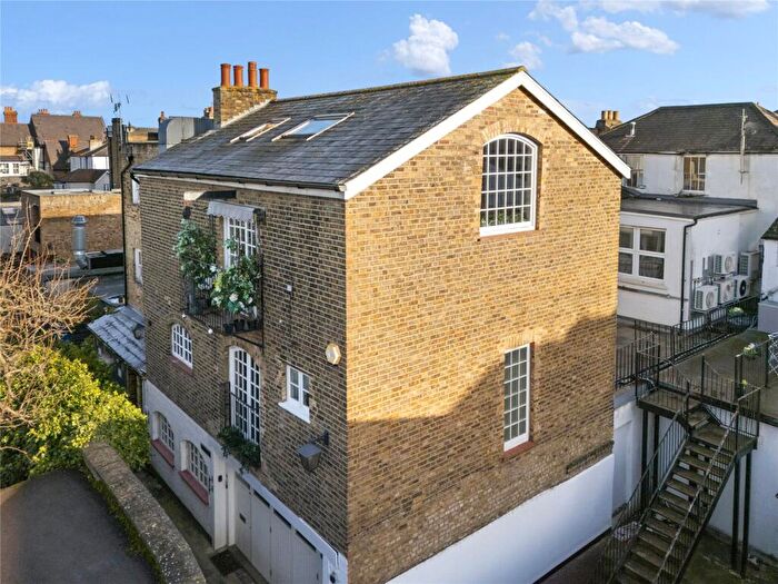 3 Bedroom Detached House For Sale In Bridge Road, East Molesey, Surrey, KT8