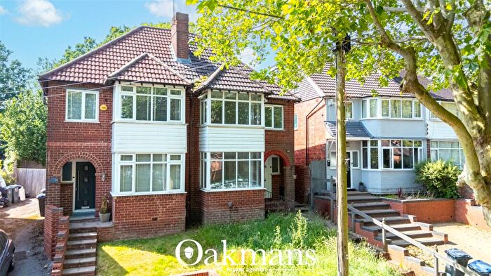 3 Bedroom Semi-Detached House For Sale In Broughton Crescent, Birmingham, West Midlands, B31