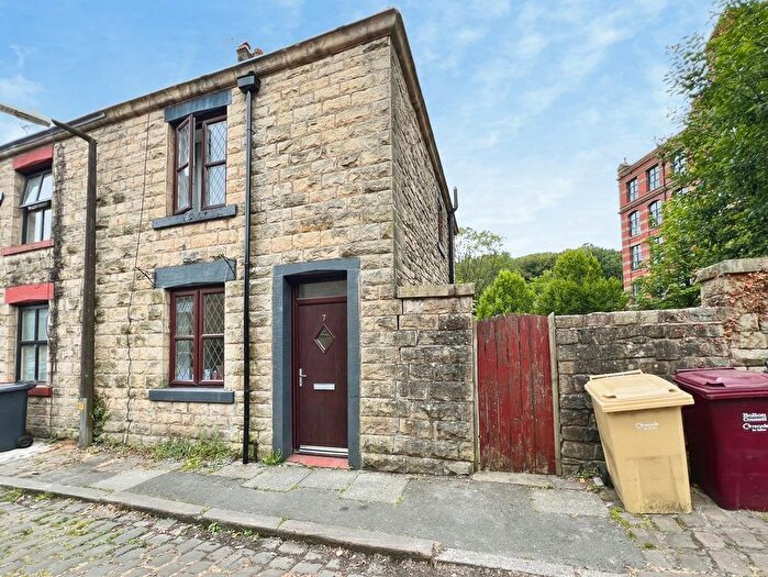 2 Bedroom Cottage To Rent In School Street, Bolton, BL7