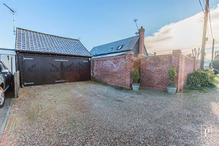 4 Bedroom Detached House For Sale In Walton Road, Kirby-Le-Soken, Frinton-On-Sea, CO13