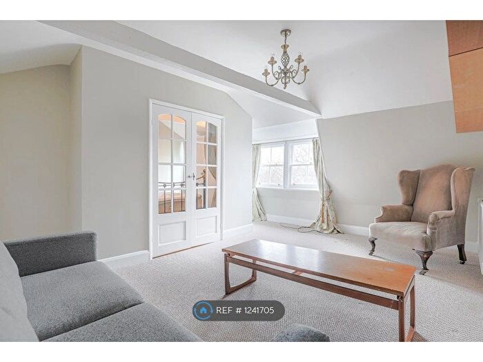 1 Bedroom Flat To Rent In Kennington Park Road, London, SE11