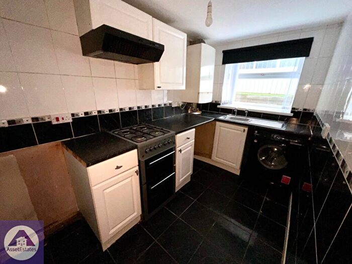 2 Bedroom Flat To Rent In Abertillery Road, Blaina, NP13