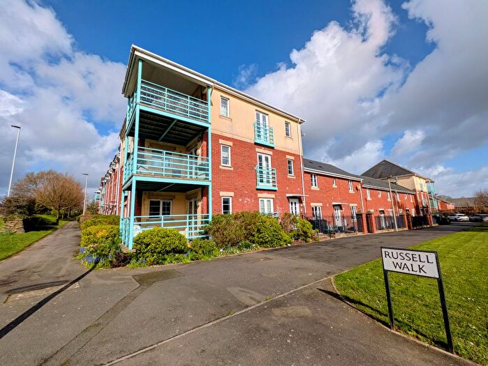 2 Bedroom Flat For Sale In Russell Walk, Exeter, EX2
