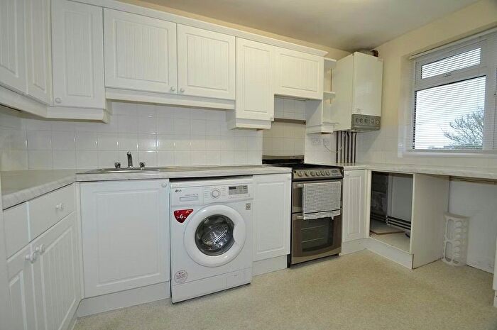 2 Bedroom Flat To Rent In Boslowick Road, Falmouth, TR11