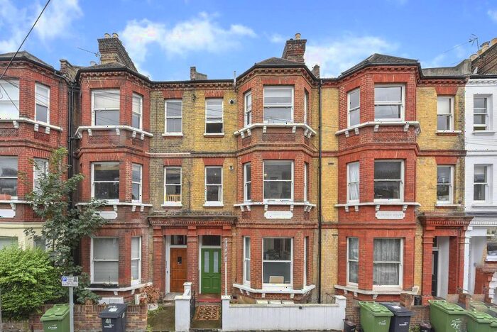 2 Bedroom Flat To Rent In Handforth Road, Oval, London, SW9