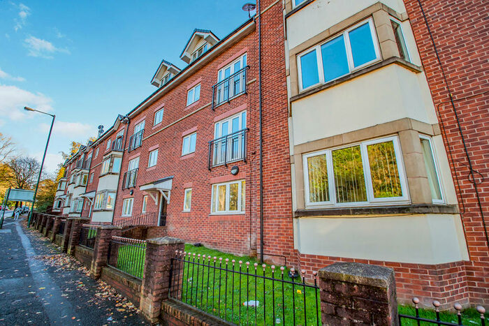 2 Bedroom Flat To Rent In New Road, Radcliffe, Manchester, Greater Manchester, M26