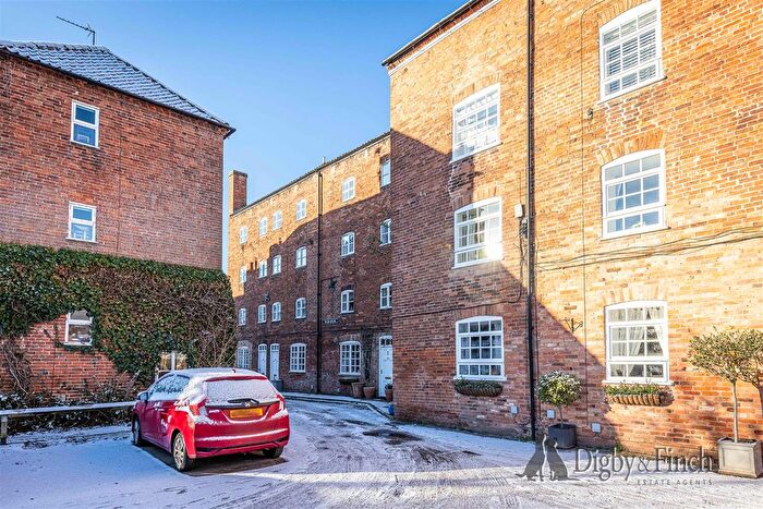 2 Bedroom Property For Sale In Maythorne, Southwell, NG25