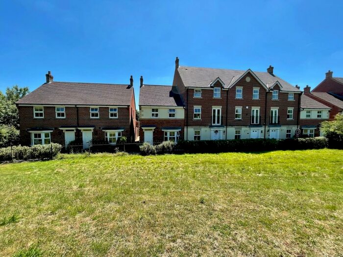 3 Bedroom End Of Terrace House To Rent In Sandleford Lane, Greenham, Thatcham, RG19