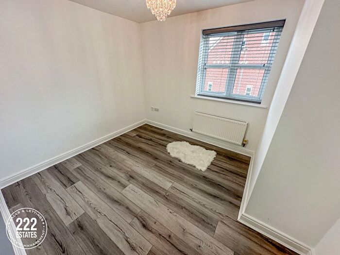 2 Bedroom Flat To Rent In Chapelside Close, Great Sankey, Warrington, WA5