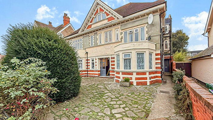 2 Bedroom Flat For Sale In Flat C, Grimston Ave, Folkestone, CT20