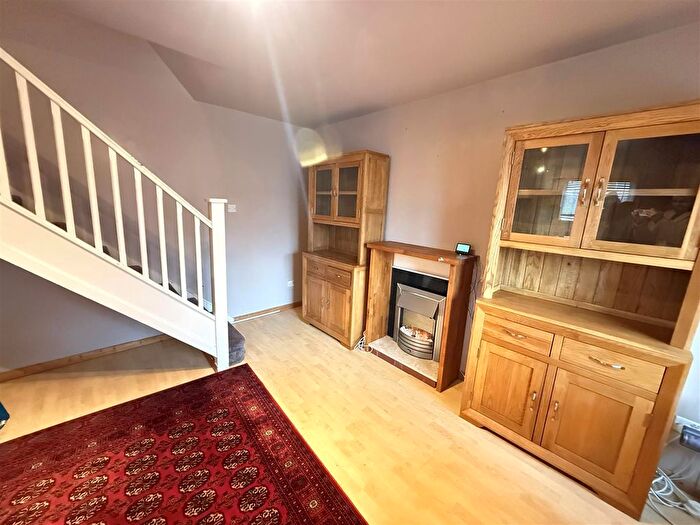 2 Bedroom End Of Terrace House To Rent In Durham Road, Rowley Regis, B65