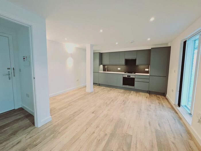 1 Bedroom Flat To Rent In Brent Street, London, NW4