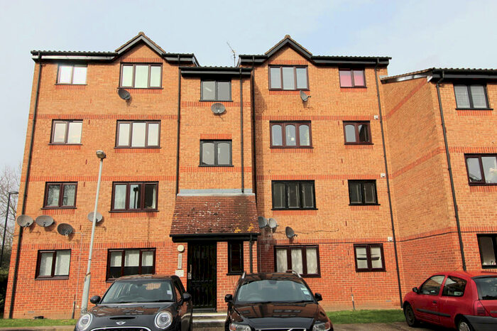 Studio To Rent In Glenville Grove, New Cross, SE8