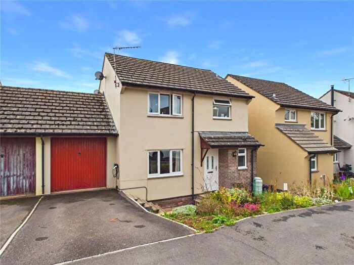 3 Bedroom Link Detached House For Sale In Fernworthy Park, Copplestone, Crediton, Devon, EX17