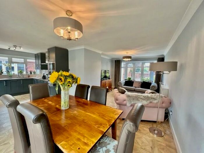 2 Bedroom Semi-Detached Bungalow To Rent In Billericay, CM12