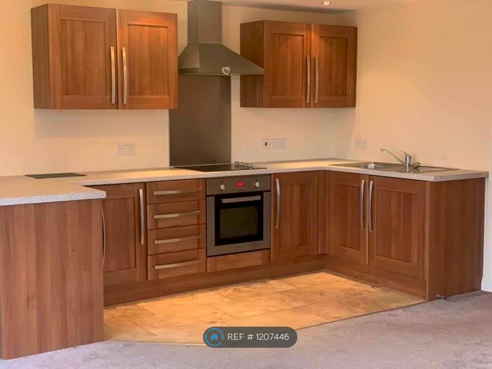 2 Bedroom Flat To Rent In Grosvenor Gardens, Bolton, BL3