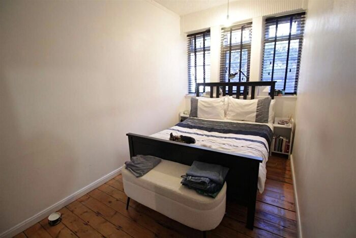 2 Bedroom Flat For Sale In Effra Road, London, SW2