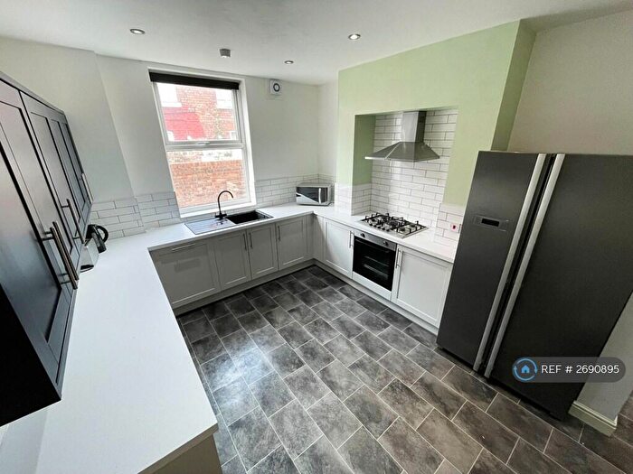 6 Bedroom Semi-Detached House To Rent In Salisbury Road, Liverpool, L15