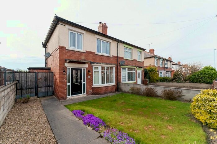3 Bedroom Semi-Detached House For Sale In Womersley Road, Knottingley, West Yorkshire, WF11